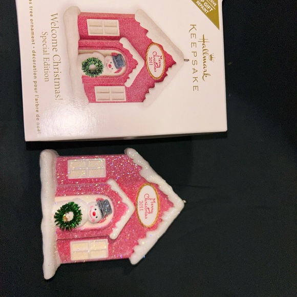 2008 Hallmark A Christmas Surprise VIP Keepsake & 2011 VIP Welcome Christmas! - Picture 4 of 5